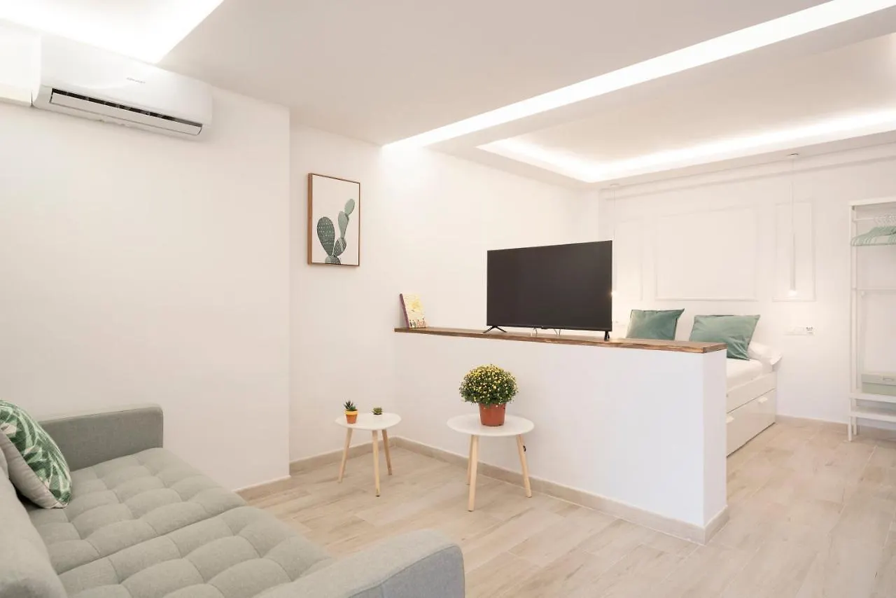 Estudio Tranquilo A Un Paso De La Vibrante Malaga Benalmadena